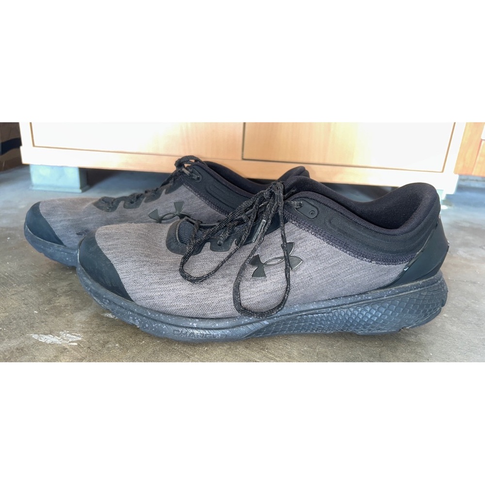 UNDER ARMOUR MENS RUNNING/TRAINING SHOES